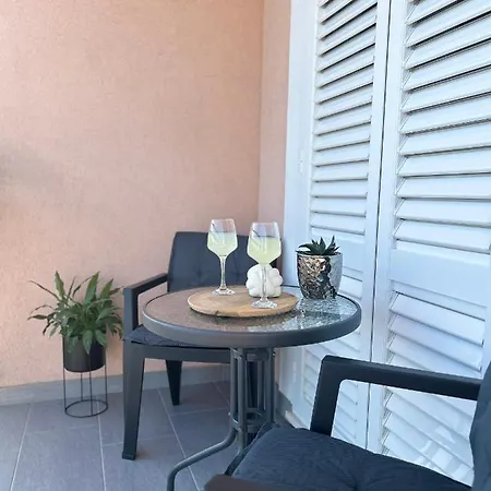 One Apartament Split